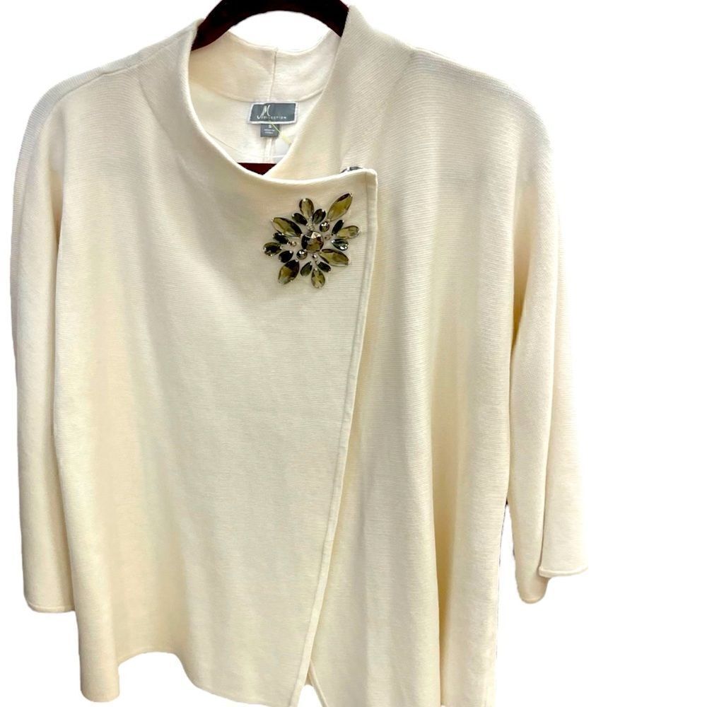 JM Collection Wool with fancy brooch Button Neck. Jackets & Coats. Size s